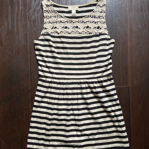 LOFT Sleeveless Black and White Stripe Shirt XSP